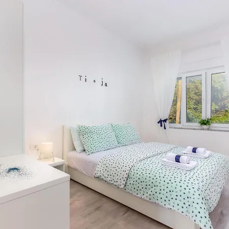 Spacious With Swimming Pool And Bubble Bath Sea View ! Villa Dramalj
