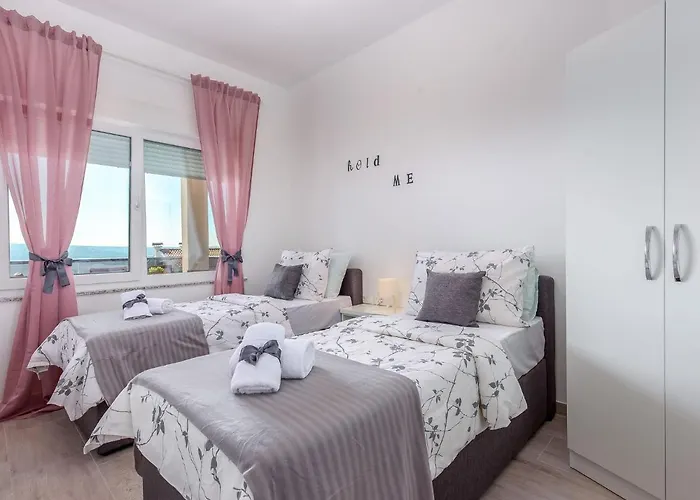 In Croatia With Sea Views *