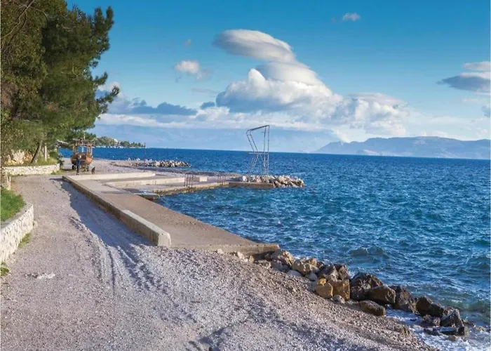 Villa In Croatia With Sea Views *